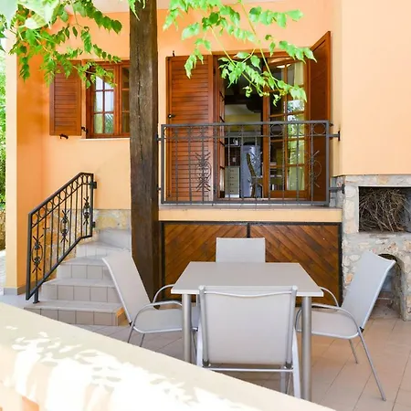 Steffany Apartment